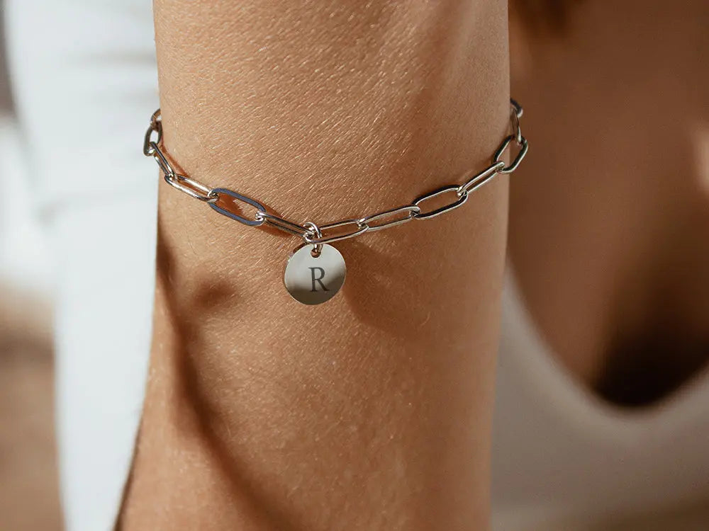 Pulsera círculos. Pulsera tipo Pandora. Pulsera plateada. Pulsera de acero inoxidable. Pulsera 
personalizada. Ideas de regalo. Regalo para San Valentín.