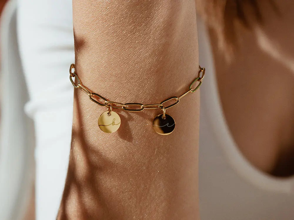 Pulsera círculos. Pulsera tipo Pandora. Pulsera plateada. Pulsera de acero inoxidable. Pulsera 
personalizada. Ideas de regalo. Regalo para San Valentín.