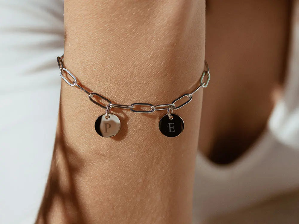 Pulsera círculos. Pulsera tipo Pandora. Pulsera plateada. Pulsera de acero inoxidable. Pulsera 
personalizada. Ideas de regalo. Regalo para San Valentín.