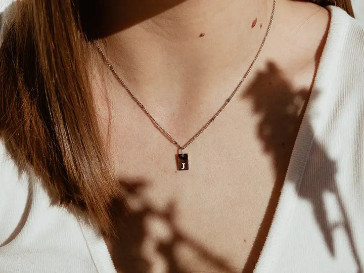 Collar con inicial. Colgante con inicial. Collar acero inoxidable. Colgante pequeño. Collar minimalista. Regalo San Valentín. Detalles para bodas.