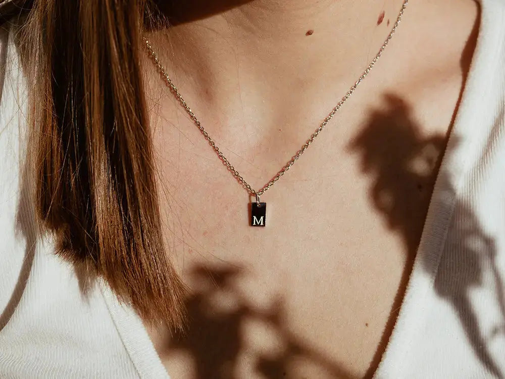 Collar con inicial. Colgante con inicial. Collar acero inoxidable. Colgante pequeño. Collar minimalista. Regalo San Valentín. Detalles para bodas.