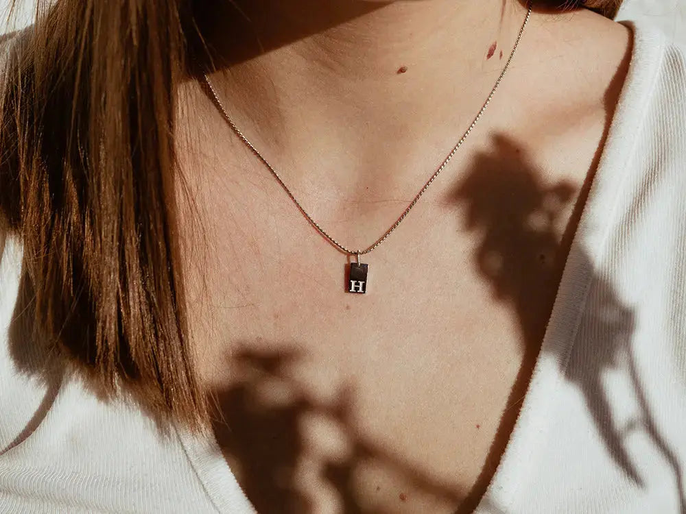 Collar con inicial. Colgante con inicial. Collar acero inoxidable. Colgante pequeño. Collar minimalista. Regalo San Valentín. Detalles para bodas.