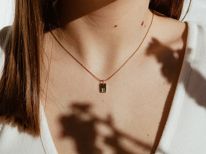 Collar con inicial. Colgante con inicial. Collar acero inoxidable. Colgante pequeño. Collar minimalista. Regalo San Valentín. Detalles para bodas.