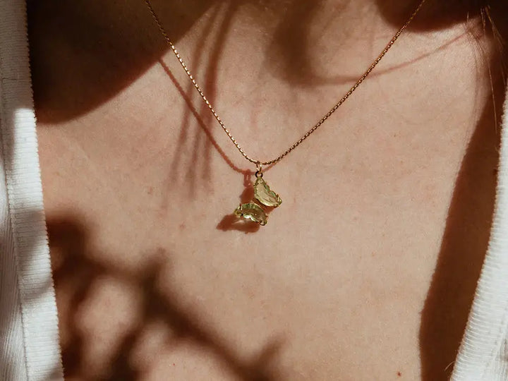 Collar mariposa de colores. Collar mariposa. Colgante mariposa. Collar acero inoxidable. Ideas de regalo. Regalo San Valentín.