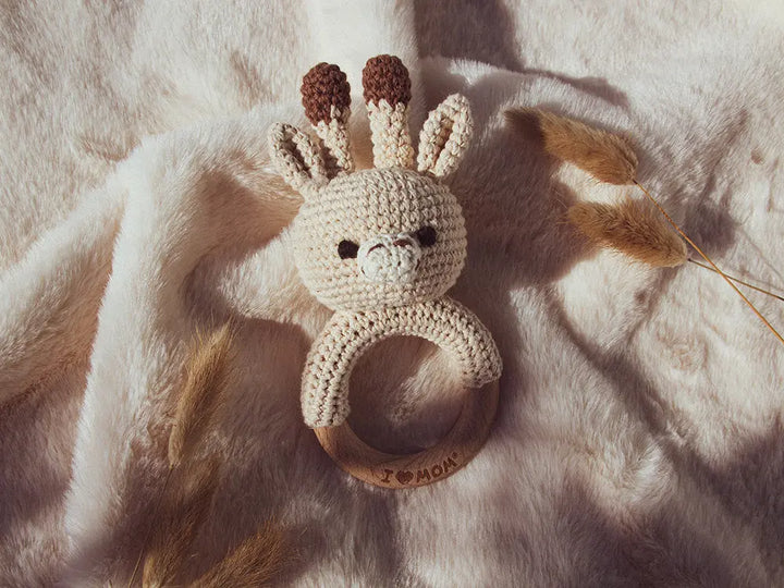 Sonajero de crochet Jirafa. Detalles personalizados para bautizo. Regalos personalizados para bebé. Sonajero personalizado. Sonajero animalitos. Sonajero sensorial.