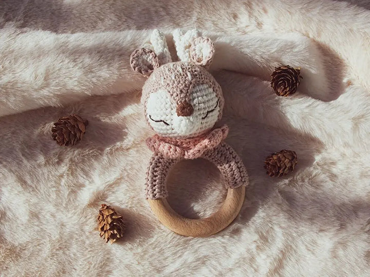 Sonajero de crochet Alce. Detalles personalizados. Regalos personalizados para bebé. Sonajero personalizado. Sonajero animalitos. Sonajero sensorial.