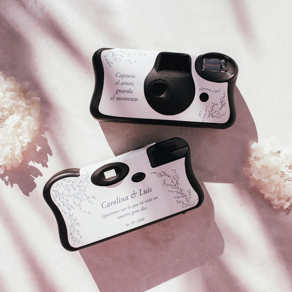 Cámara de fotos desechables para bodas plano cenital