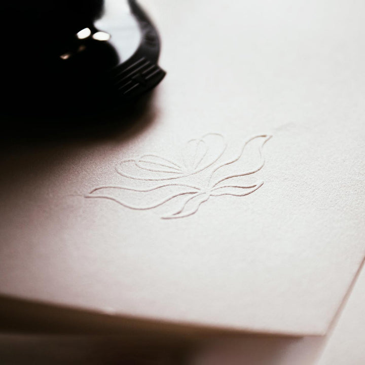 Sello seco personalizado plano detalle sello marcado