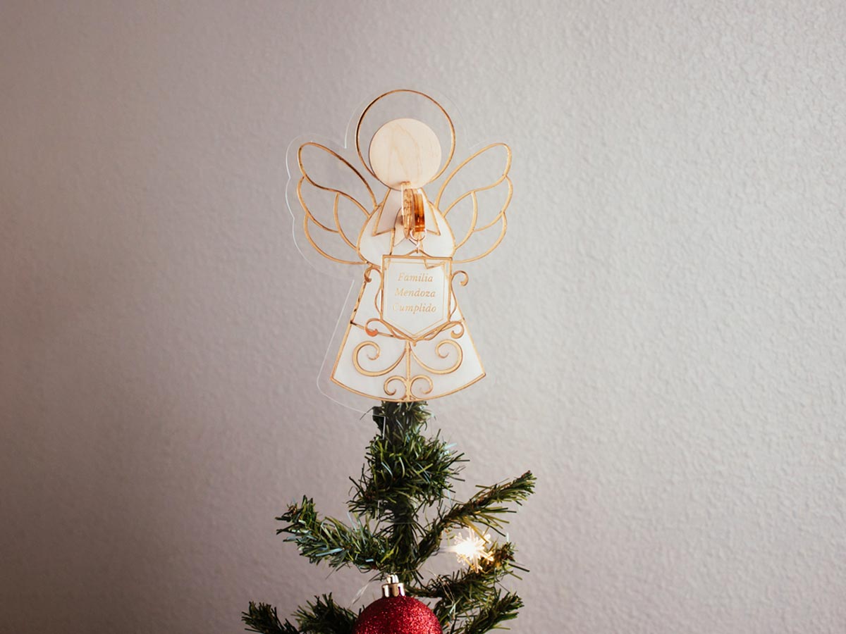 Adorno ángel navidad personalizado dorado plano general