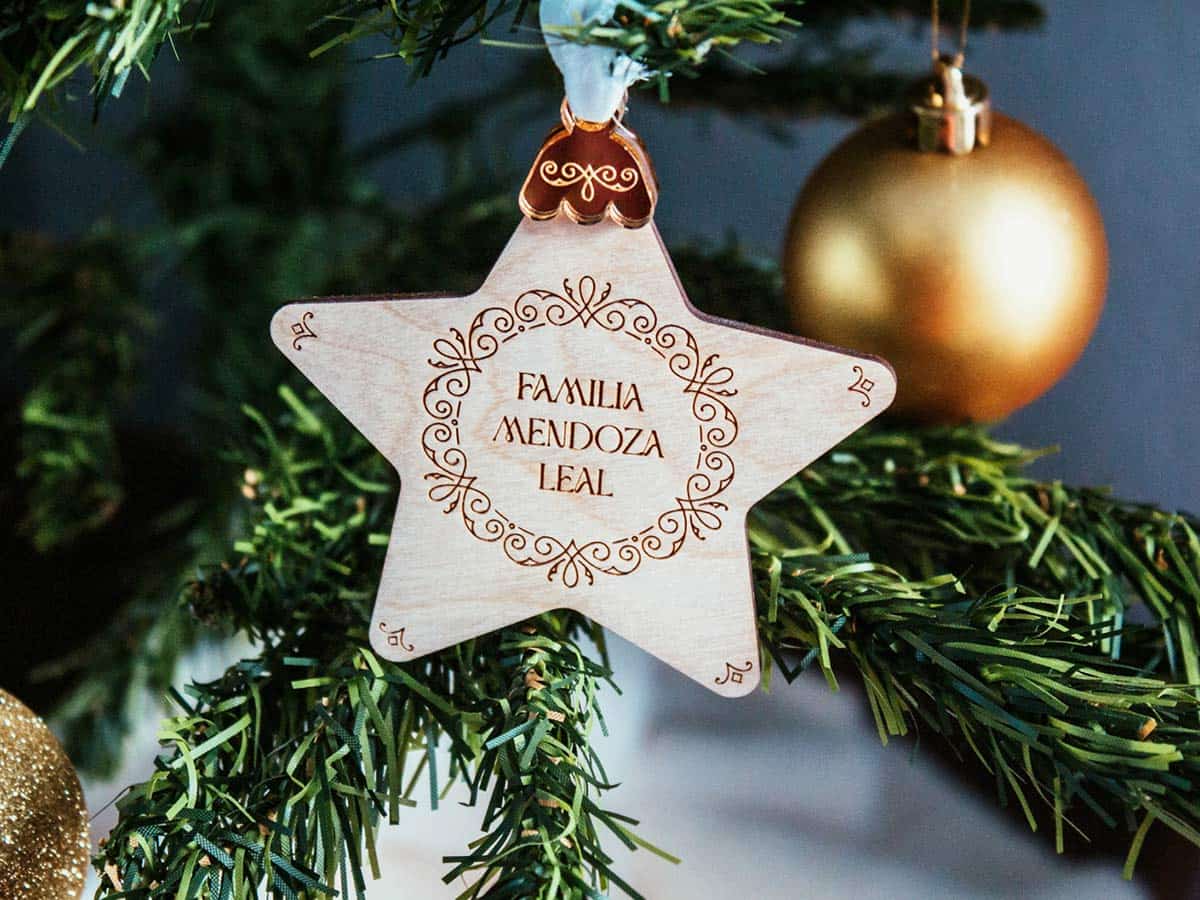 Adorno Estrella Navidad Personalizado Parte delantera colgada del árbol