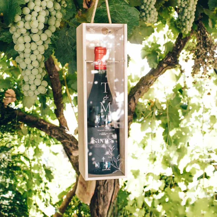 Caja de vino madera personalizada con tapa en metacrilato con botella