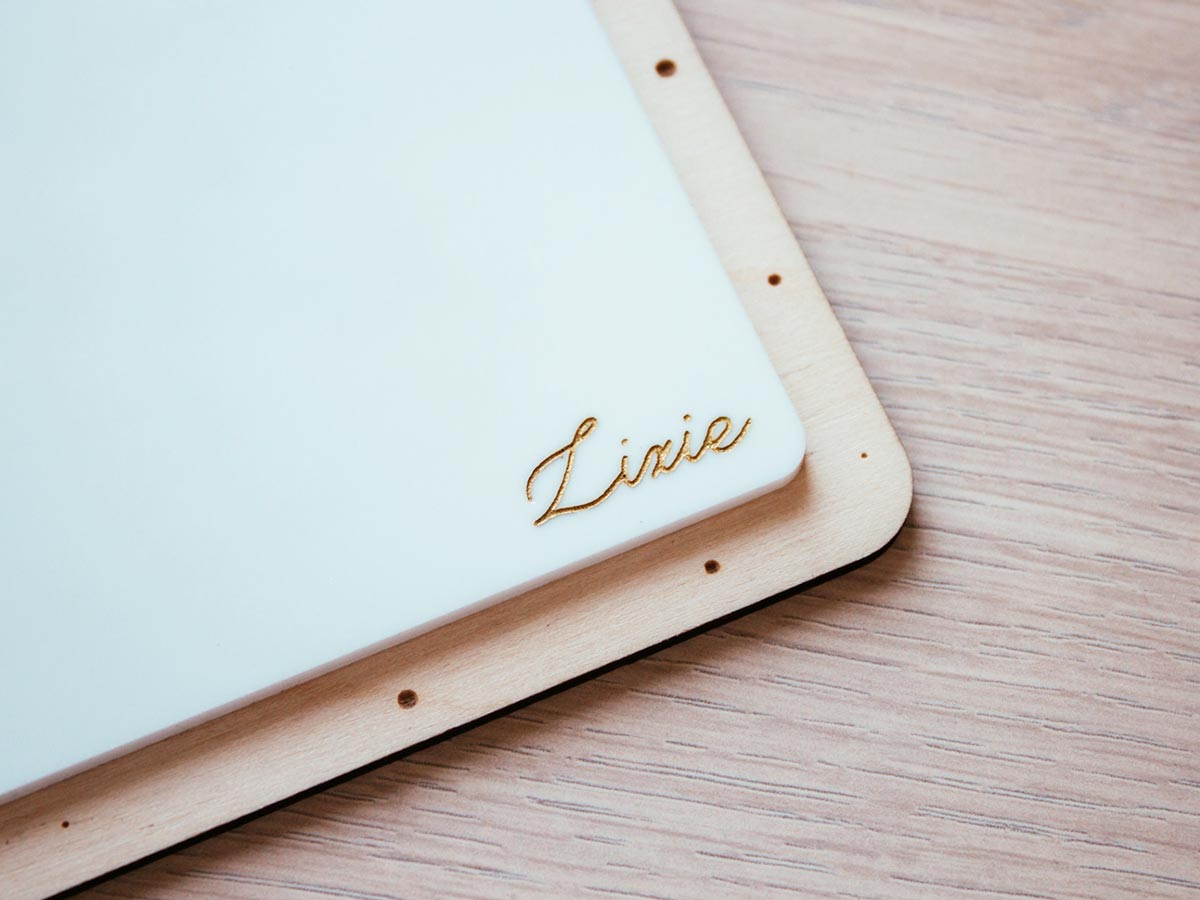 Cartel Elfo Navidad con Mensaje Personalizado plano detalle del nombre del elfo