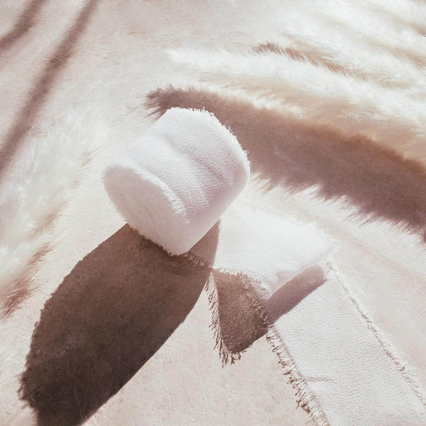 Cinta de seda deshilachada color blanco