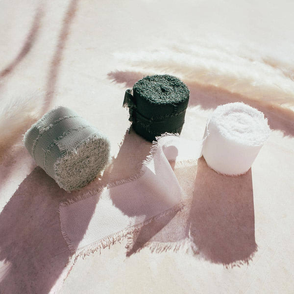 Cinta de seda deshilachada tres colores diferentes