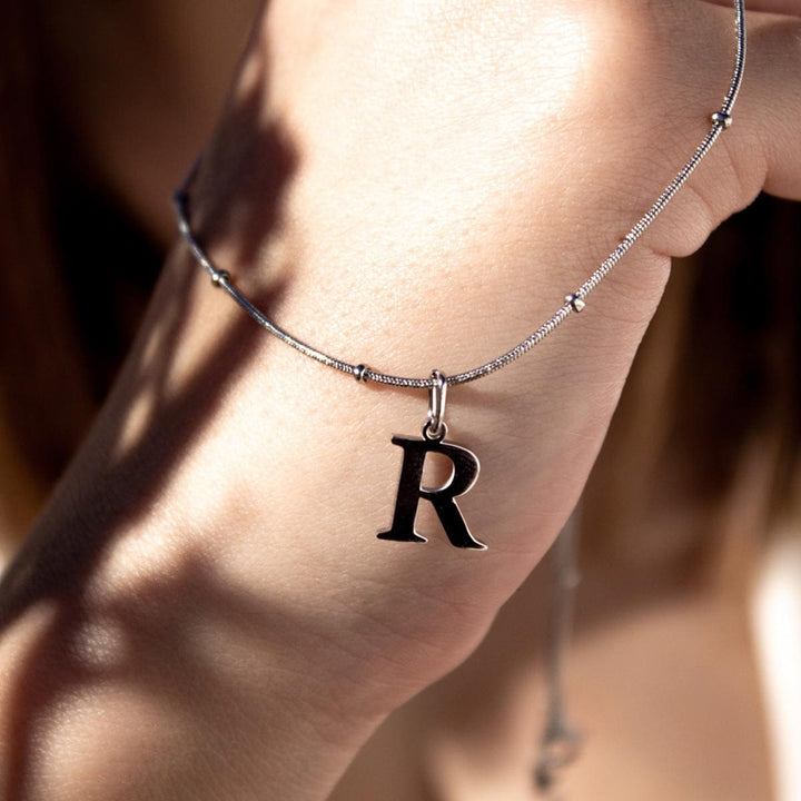 Collar Esencia Plata Letra R