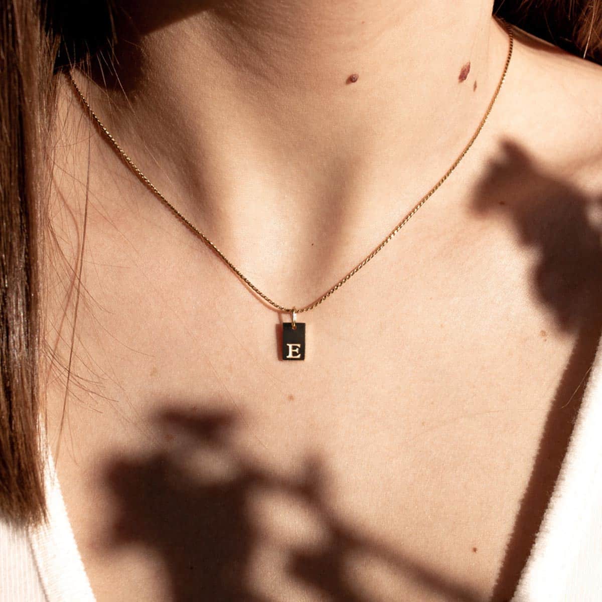Collar Tu Huella Oro Letra E