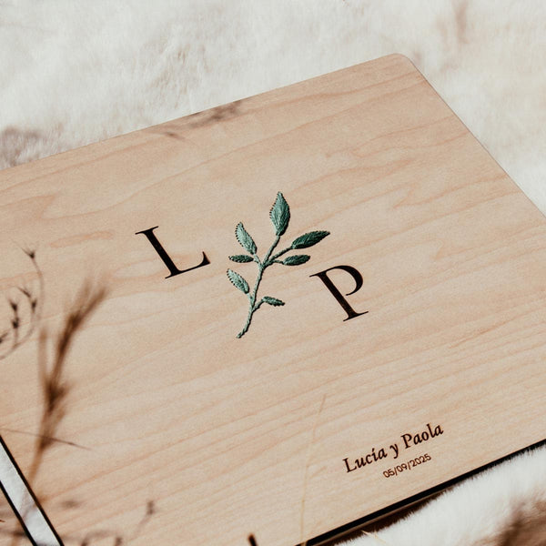 Libro de firmas boda bordado en madera Diseño iniciales plano detalle del bordado
