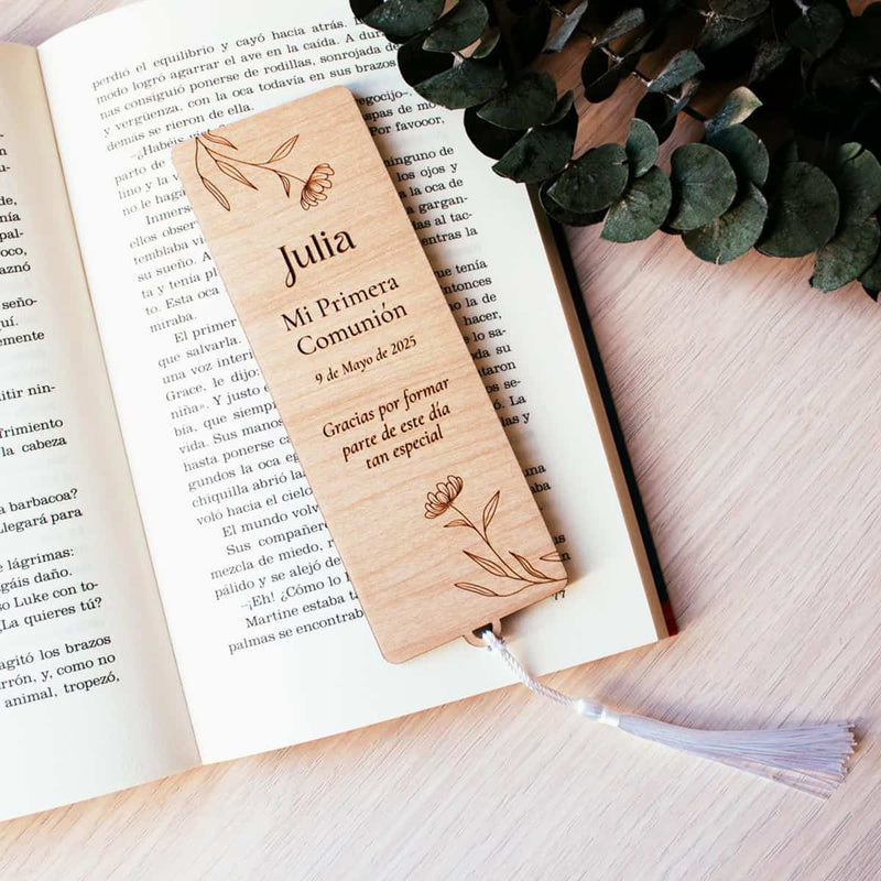 Marcapáginas comunión personalizados de madera diseño flores