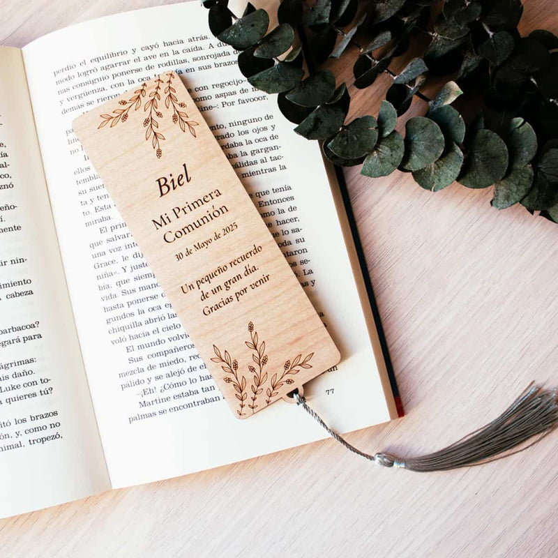 Marcapáginas comunión personalizados de madera diseño hojas