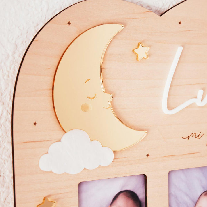 Marco de fotos de primer año para bebé en madera con diseño de luna y estrellas plano detalle Luna