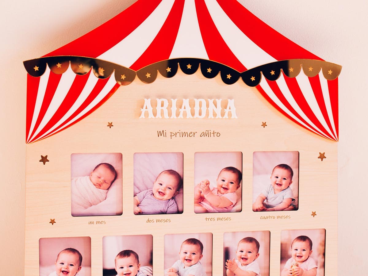 Marco de fotos primer año diseño circo plano de cerca