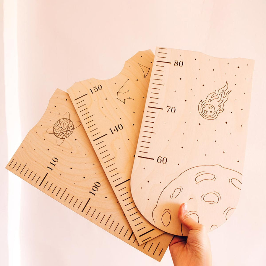 Medidor Infantil Personalizado Diseño Galaxia Plano Detalle Placas