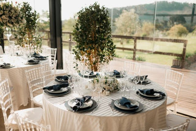 Mesa de boda de estilo minimalista