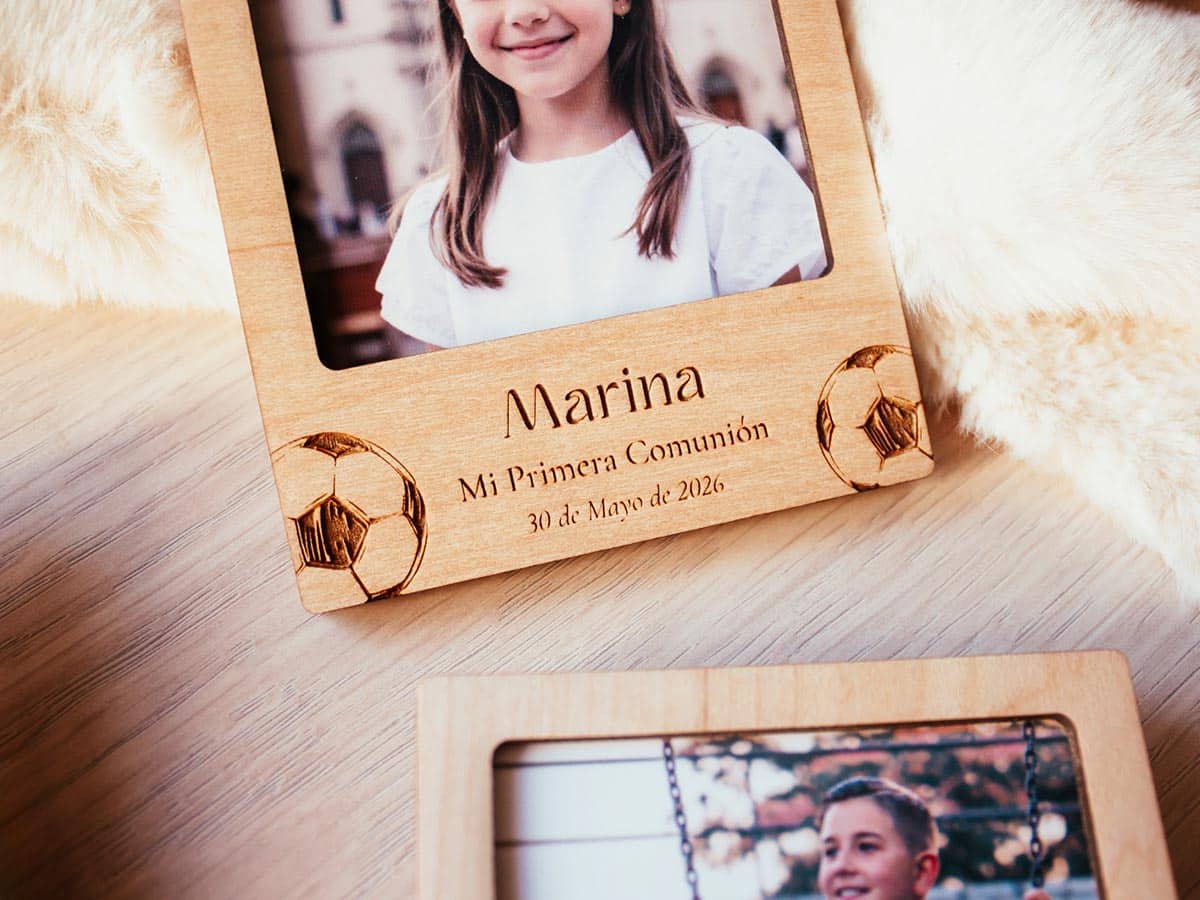 Portafotos Comunión personalizados diseño fútbol de cerca