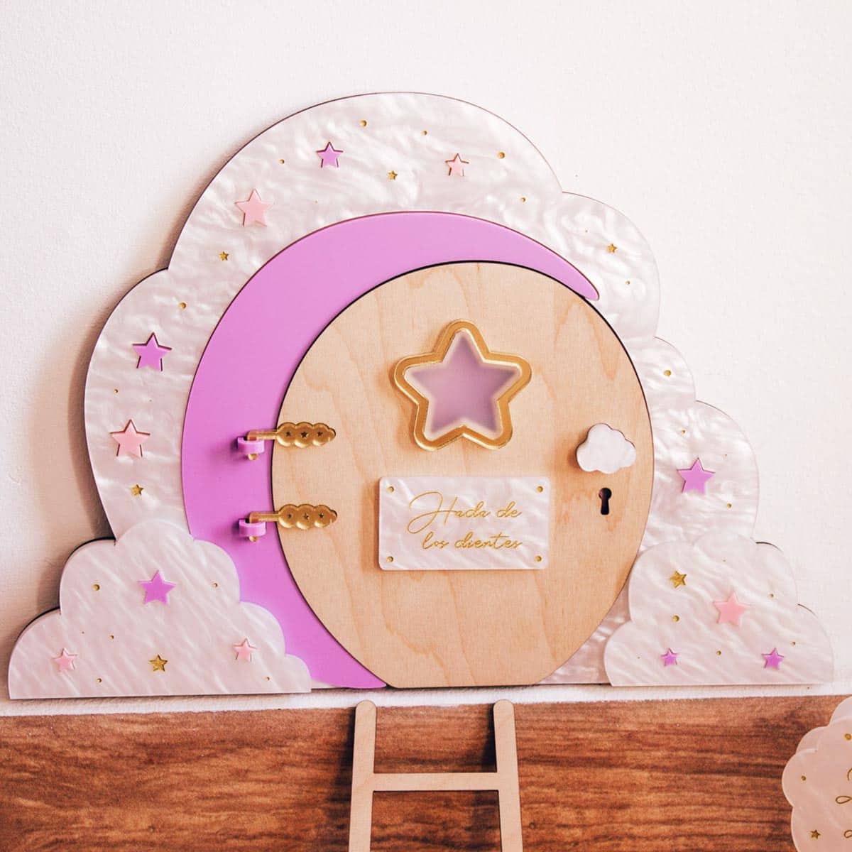 Puerta del Hada de los Dientes personalizada lila plano de cerca