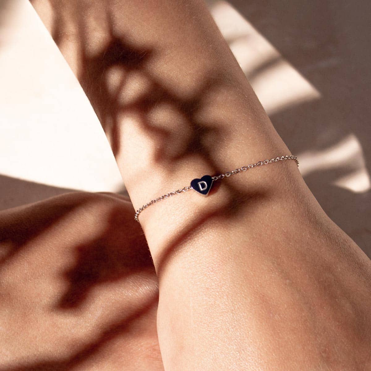 Pulsera Latido Plata Letra D Plano General