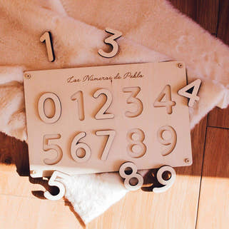 Puzzle Madera Números Montessori con las piezas dispersas