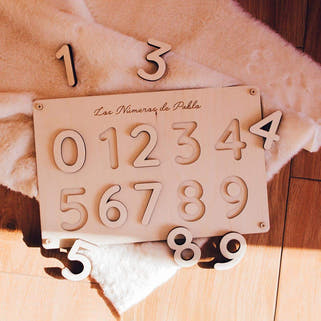Puzzle Madera Números Montessori con las piezas dispersas