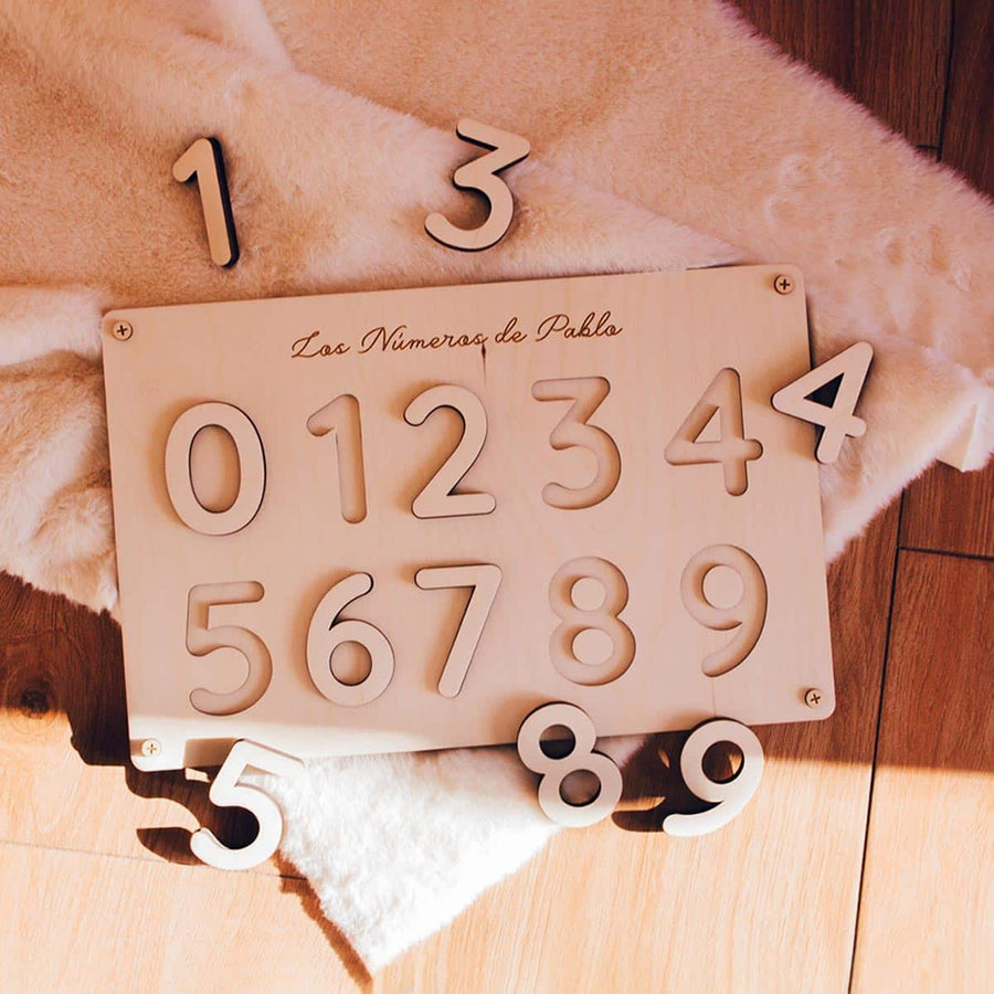 Puzzle Madera Números Montessori con las piezas dispersas