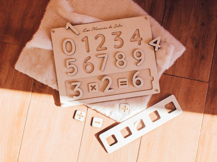 Puzzle madera números y operaciones Montessori con multiplicación