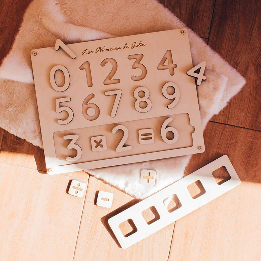 Puzzle madera números y operaciones Montessori con multiplicación