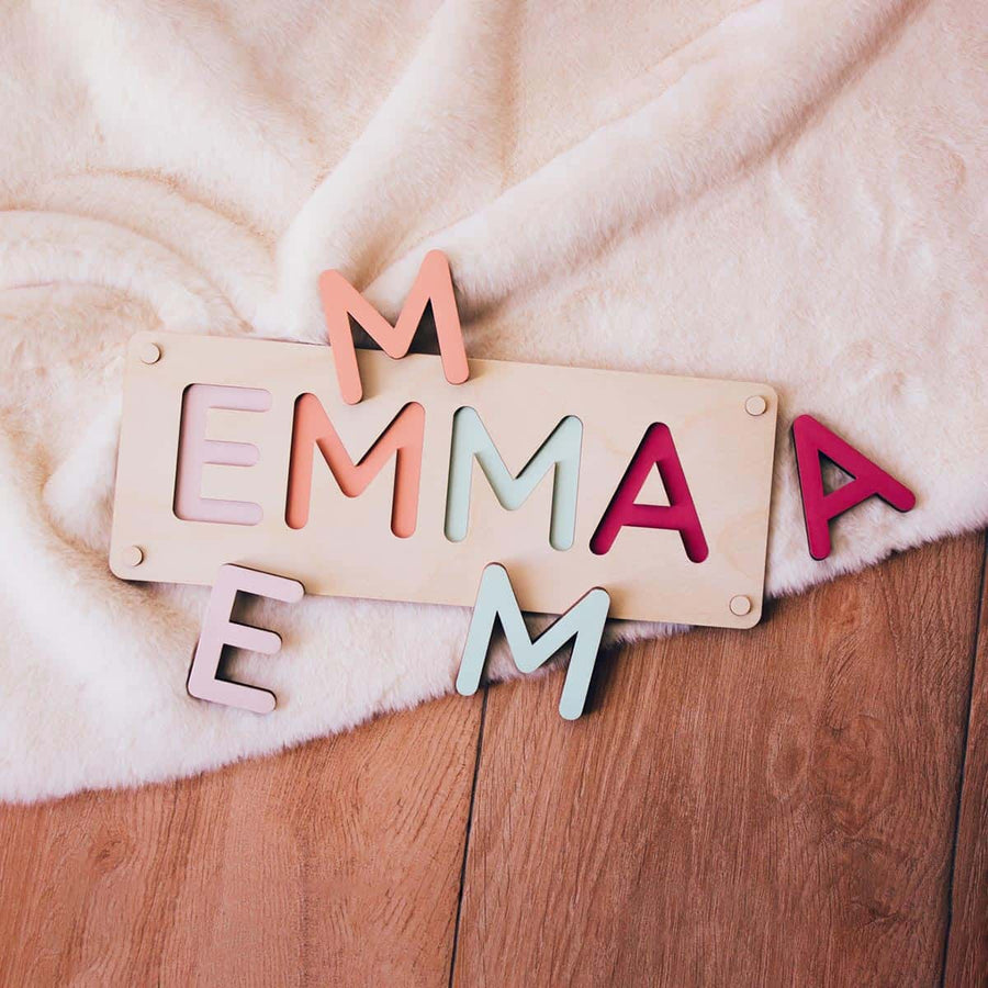 Puzzle Nombre Madera Montessori Personalizado en Mayúsculas con colores desmontado