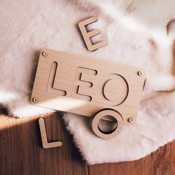 Puzzle Nombre Madera Montessori Personalizado en Mayúsculas desmontado