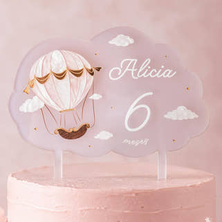 Topper Tarta personalizado con diseño de globos aerostáticos plano de cerca